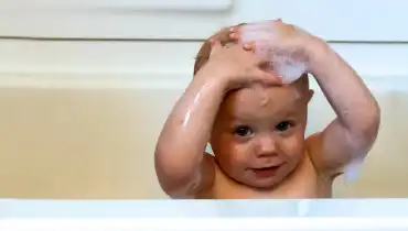 How to clean baby poop in bathtub